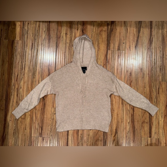 🔸SALE🔸 Tan Hooded Sweater - Picture 4 of 7